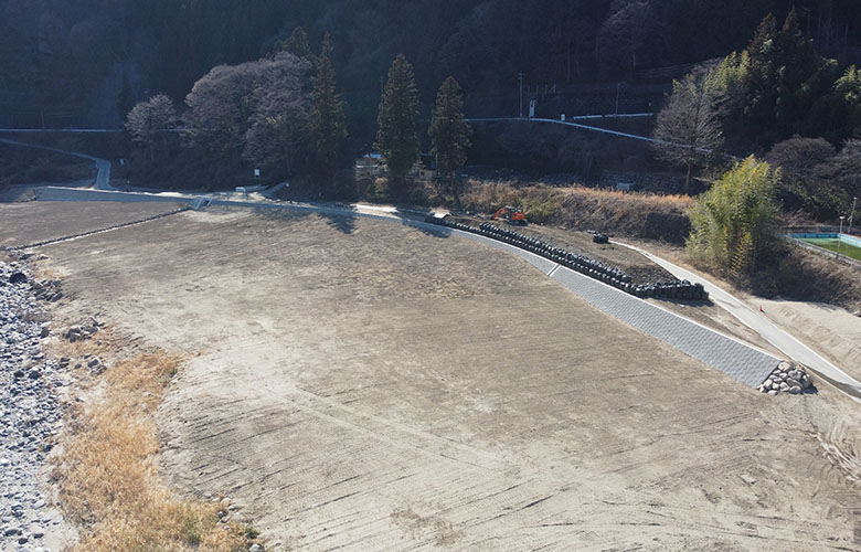 西上田築堤護岸工事