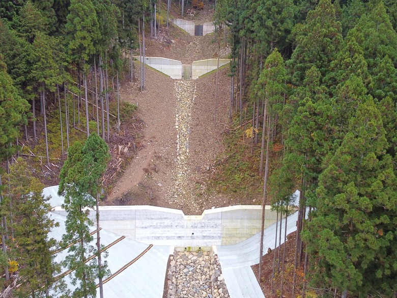 尾崎治山工事